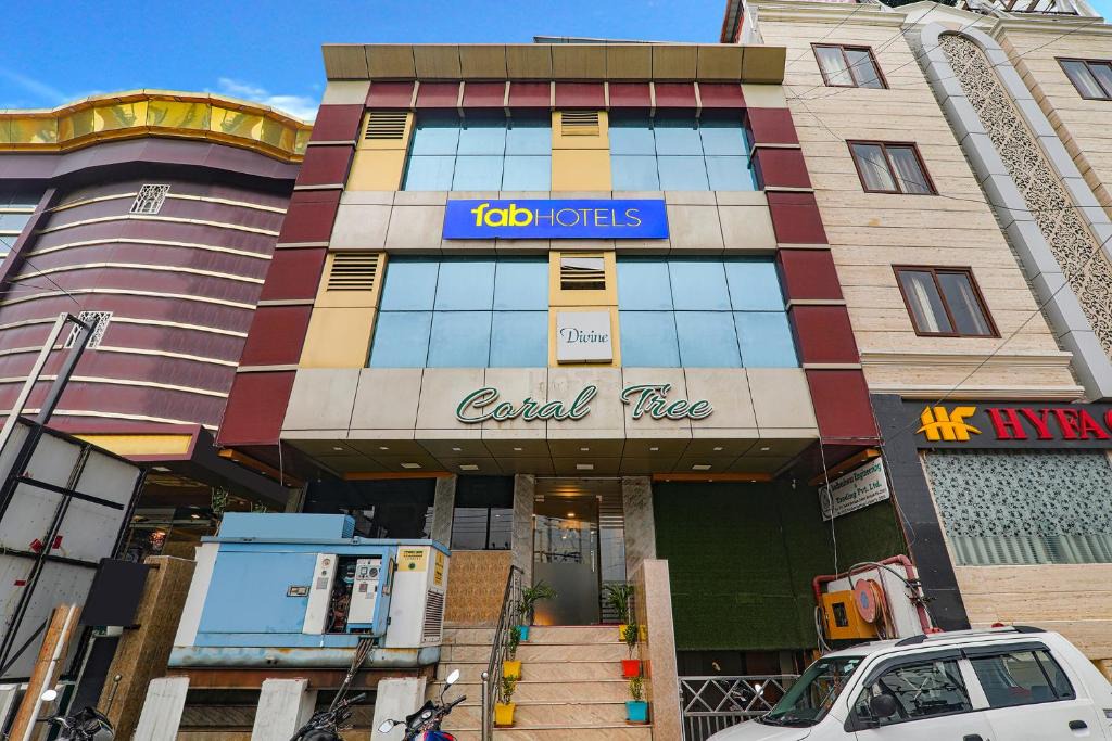 Gomti Nagar Hotel | FabHotel Divine