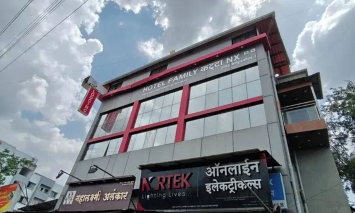 Nashik Hotel | Fabhotel Family Katta Nx