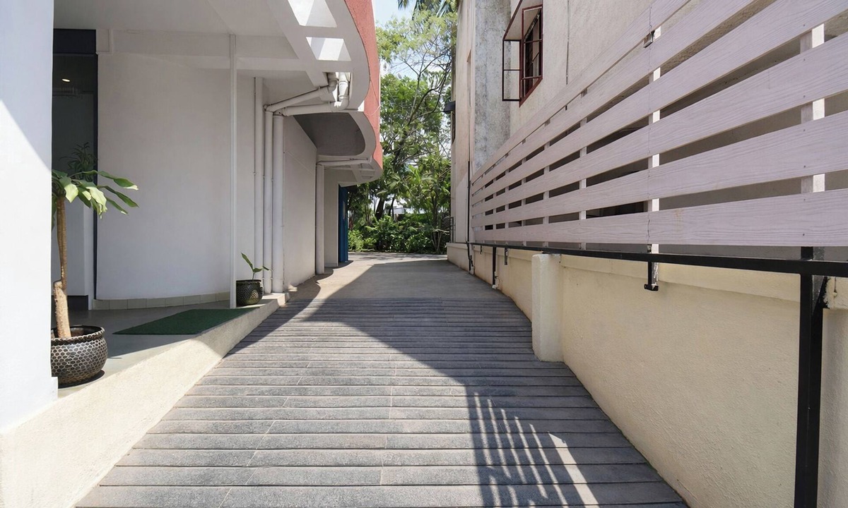 Pune Hotel | Fabhotel Galaxy Koregaon Park