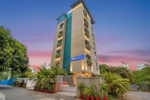 Aundh Hotel | FabHotel Living Spaces