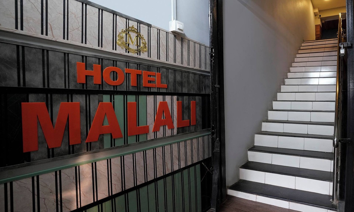 Jogeshwari West Hotel | FabHotel Malali Residency