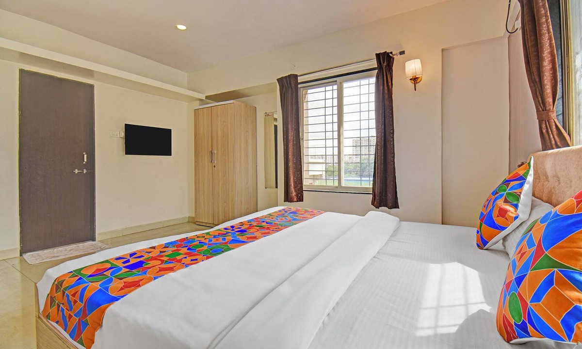 Mundhwa Hotel | Fabhotel Panchsheel Crown