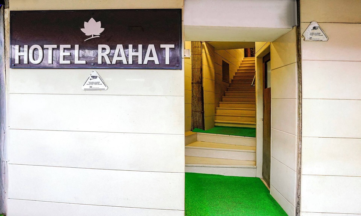 Grant Road Hotel | Fabhotel Rahat