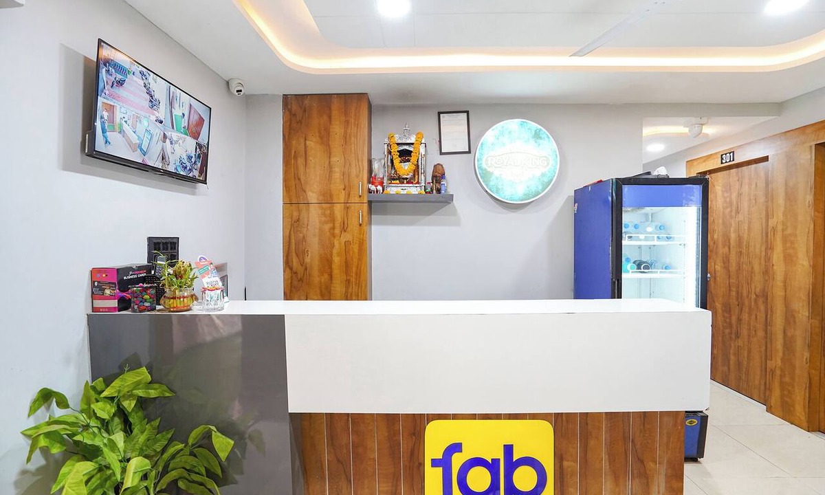 Ahmedabad Hotel | Fabhotel Royal King