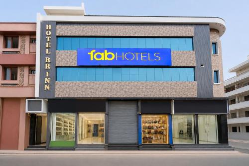 Kanpur Hotel | FabHotel RR Inn