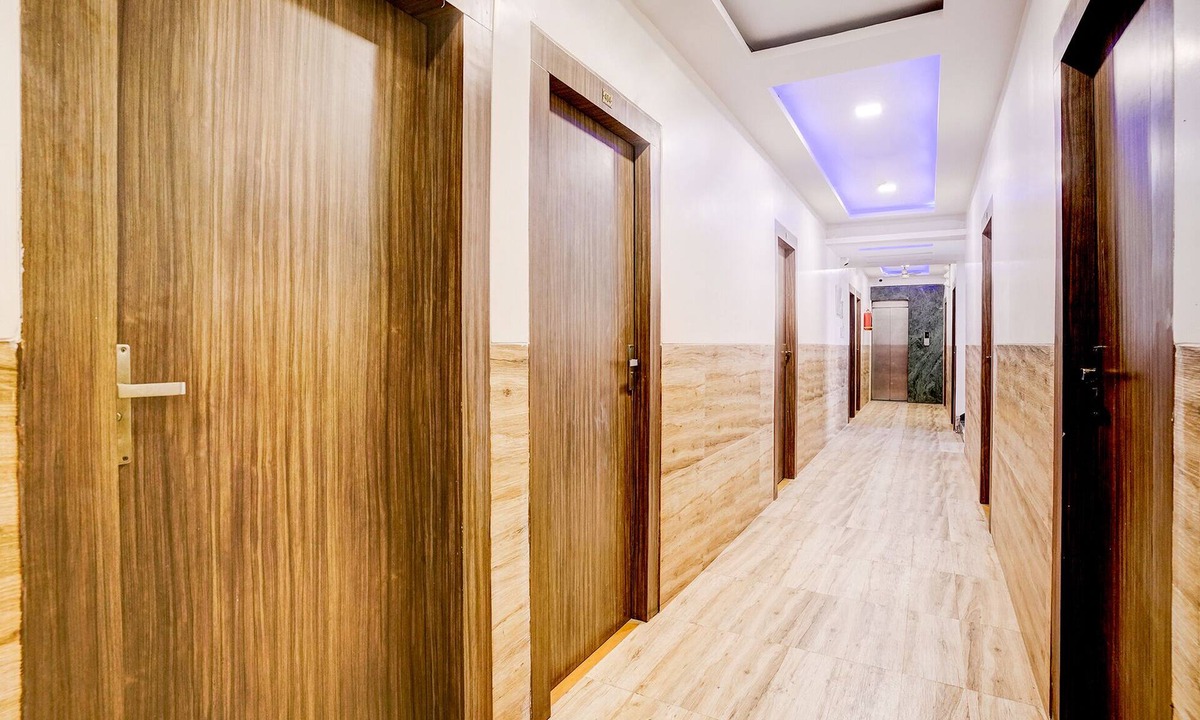 Vashi Hotel | Fabhotel Sankalp Inn