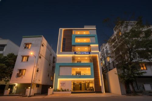 Gachibowli Hotel | FabHotel Serenity - Nr AIG Hospital, Gachibowli