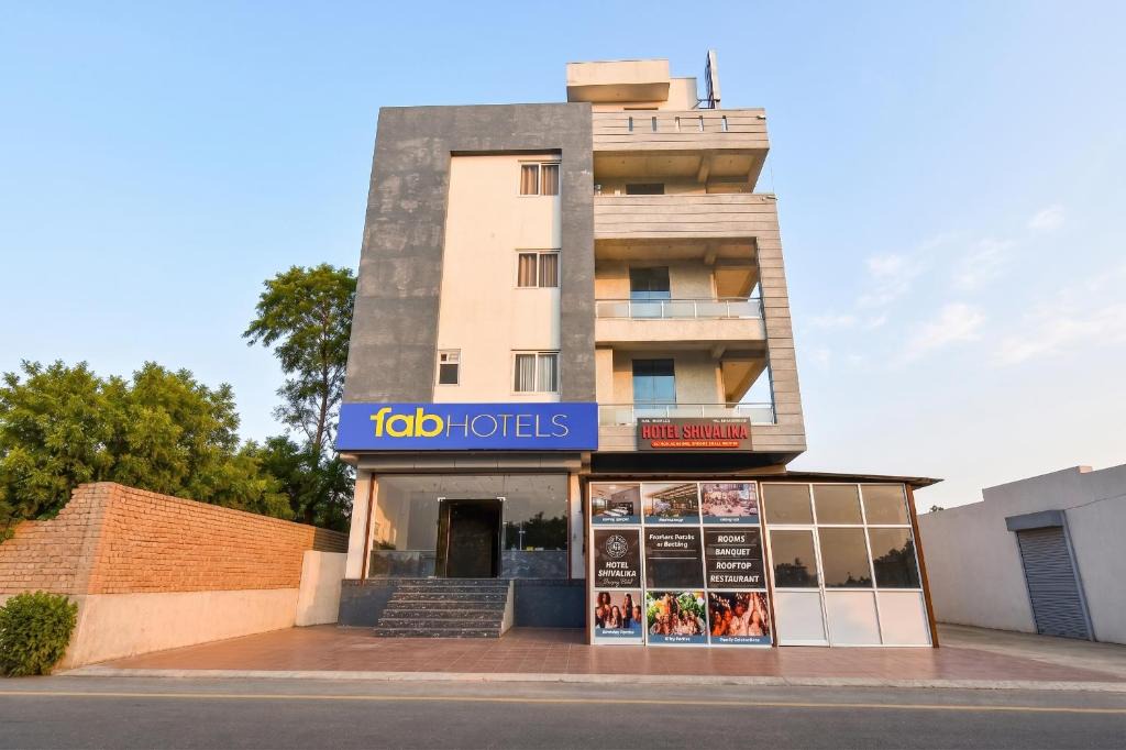 Sanganer Hotel | FabHotel Shivalika