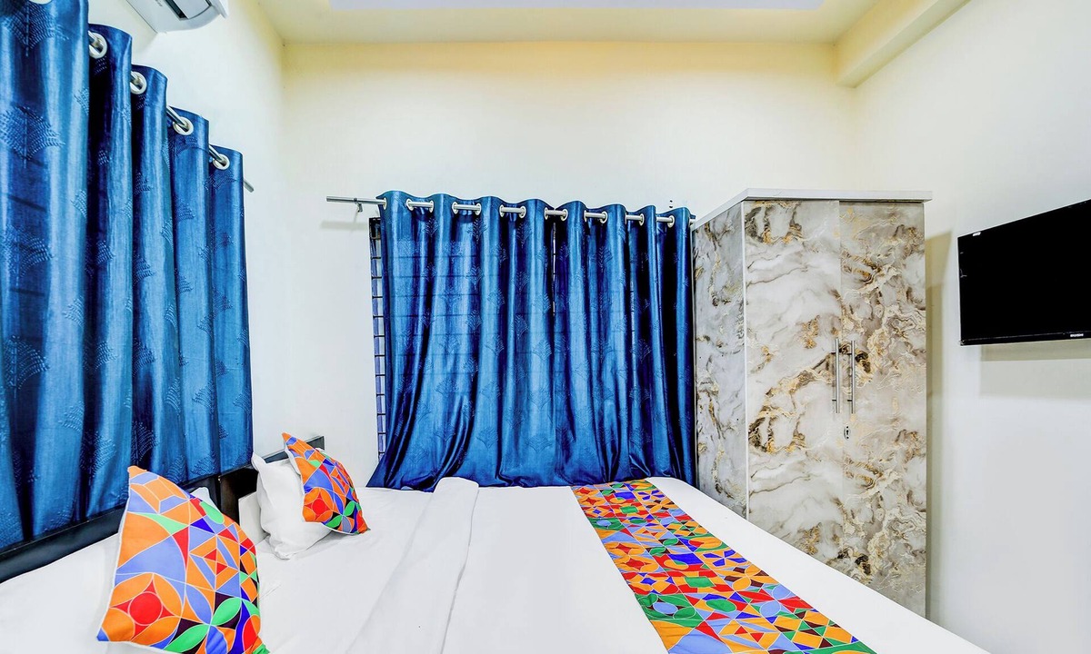 Bhopal Hotel | FabHotel Shivay I, Ayodhya Nagar