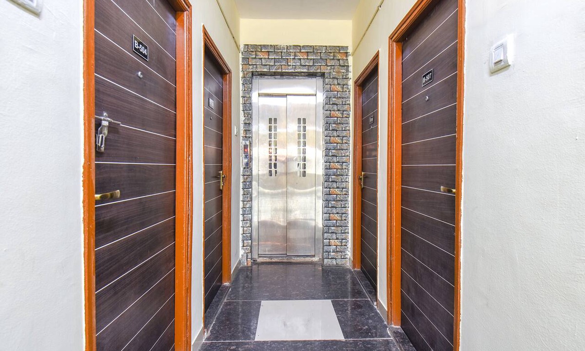 Phase 1 Hotel | FabHotel Shri Krishna