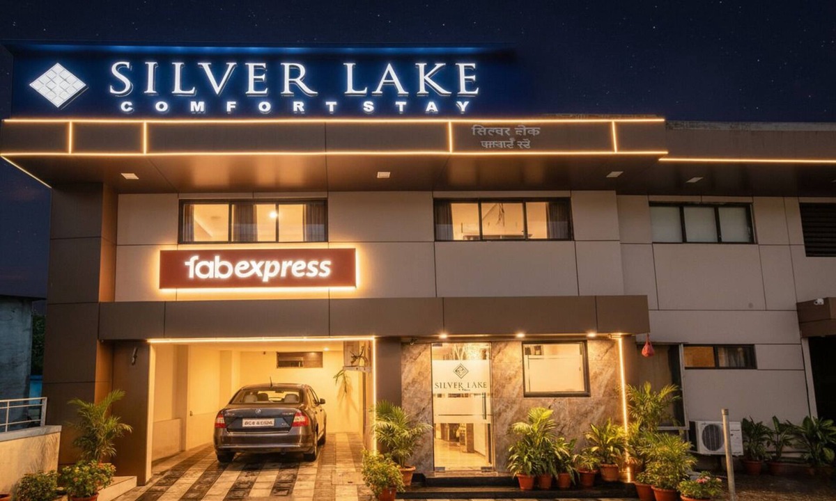 Kurla West Hotel | FabHotel Silver Lake