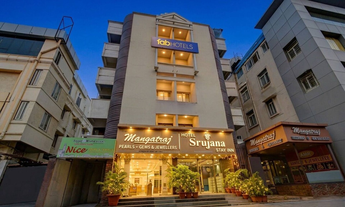 Hyderabad Hotel | Fabhotel Srujana Stay Inn