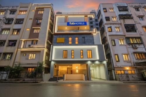 Manikonda Hotel | FabHotel Starhood - Manikonda