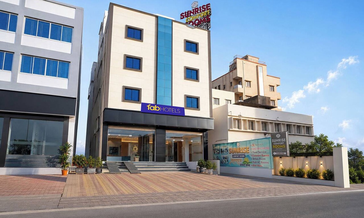 Kharadi Hotel | Fabhotel Sunrise Comforts