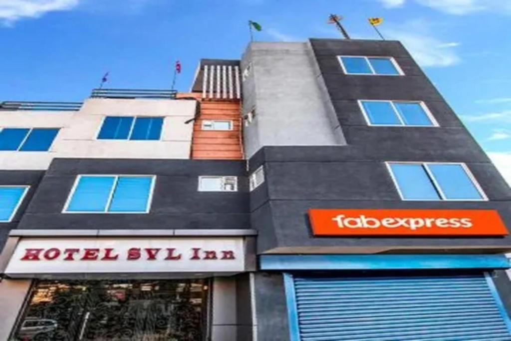 Indore Hotel | FabHotel SVL Inn, Indore City