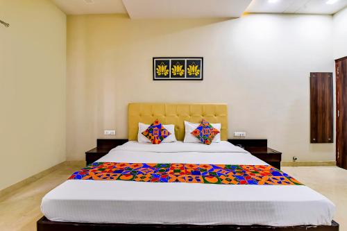 Vaishali Nagar Hotel | FabHotel The Castle Homestay