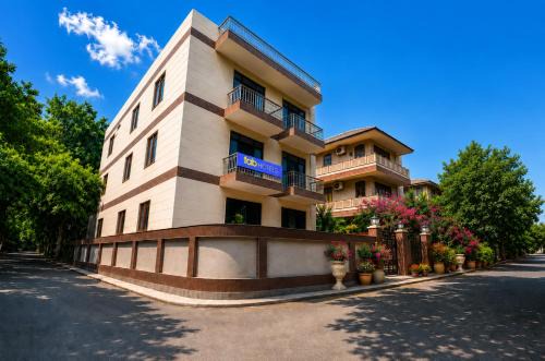 South City I Hotel | FabHotel Tulip Inn Residency - Mayom Hospital, D-Block, 19
