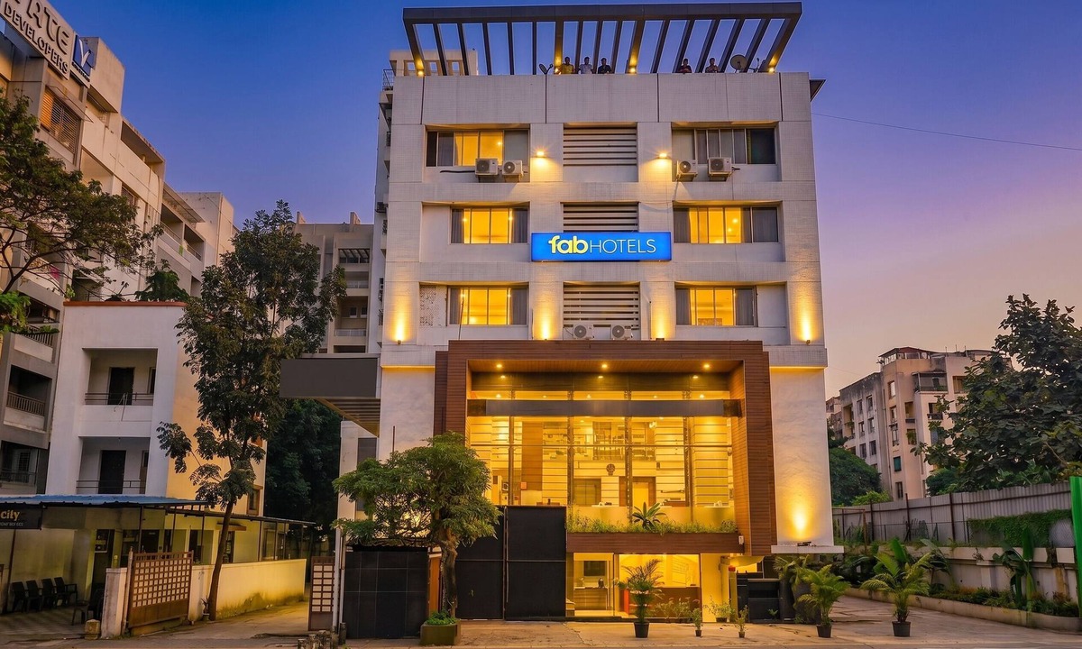Pune Hotel | Fabhotel Vardhan Plaza