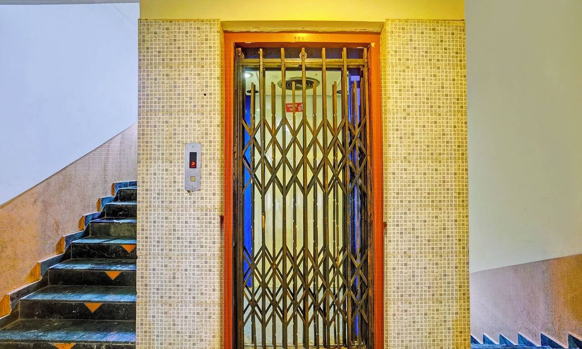 Wagholi Hotel | FabHotel Wagholi Inn
