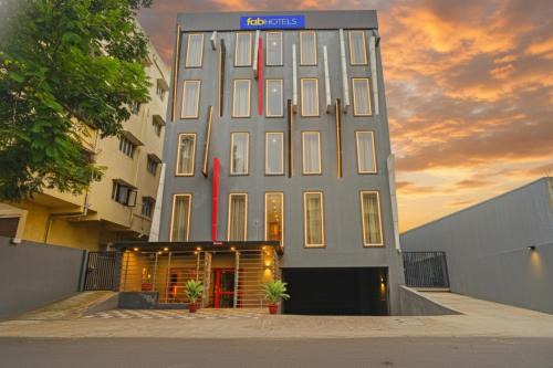 Hyderabad Hotel | FabHotel White Ridge Shivam