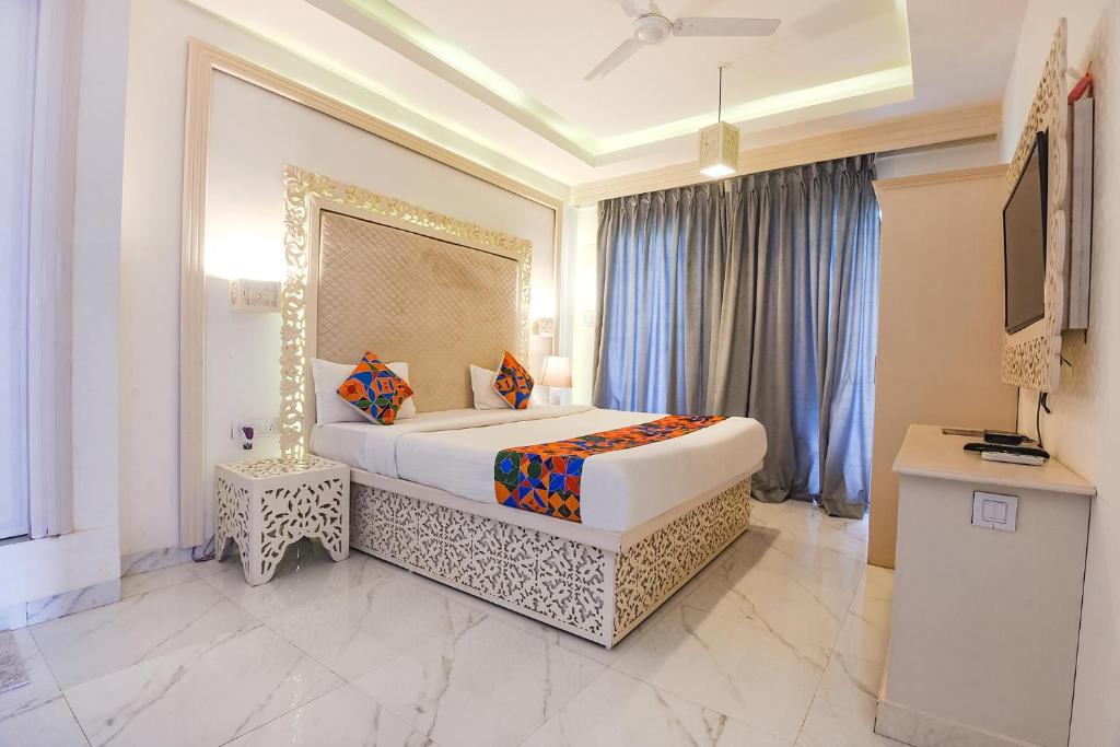 Calangute Hotel | FabHotel Yahweh Beach Inn With Bar, Calangute
