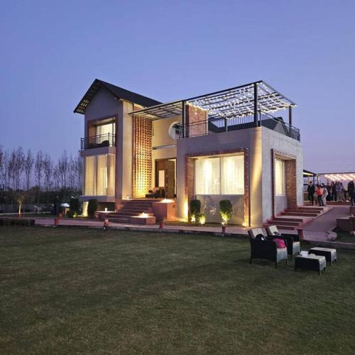 Palanpur Villa | Falak Farms- Villa with Pool,Jacuzzi in Chandigarh