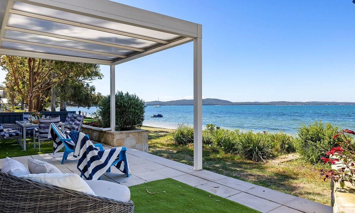 Salamander Bay House | Foreshore Bliss - waterfront luxury accommodation, water views