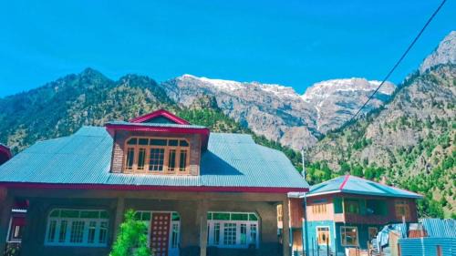 Gulmarg House | Forest Glen Cottage