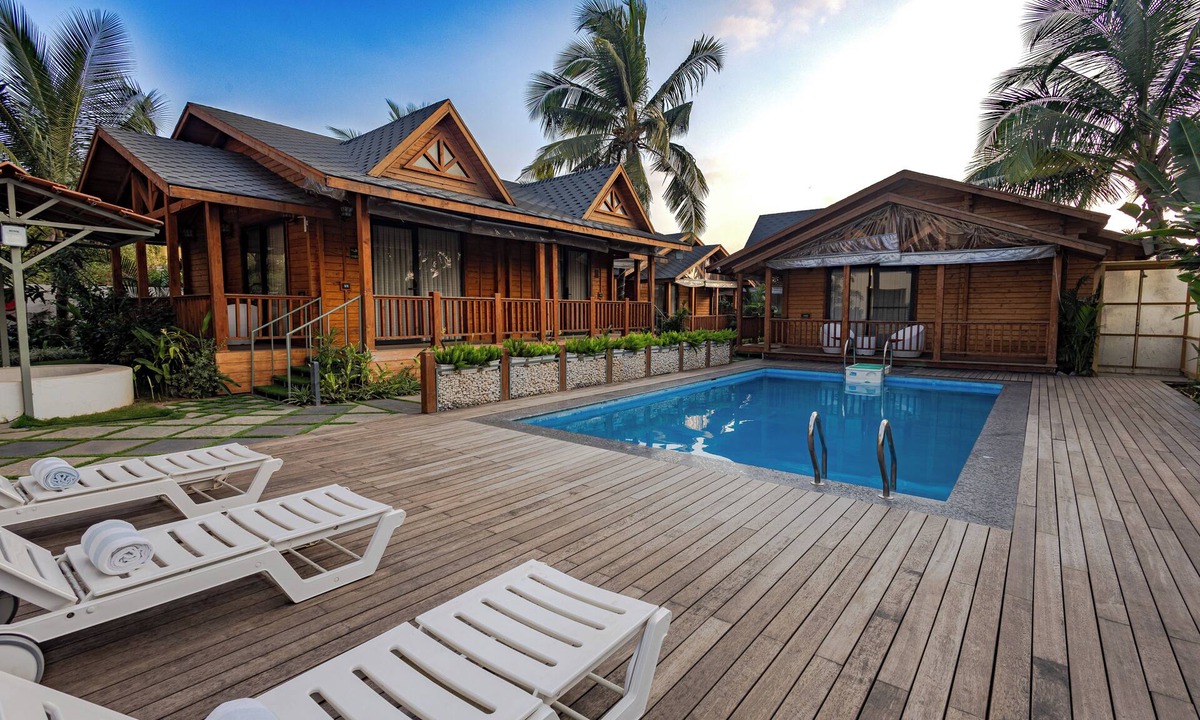Saunta Vaddo Resort | Foxoso Aaristo Baga Beach Resort