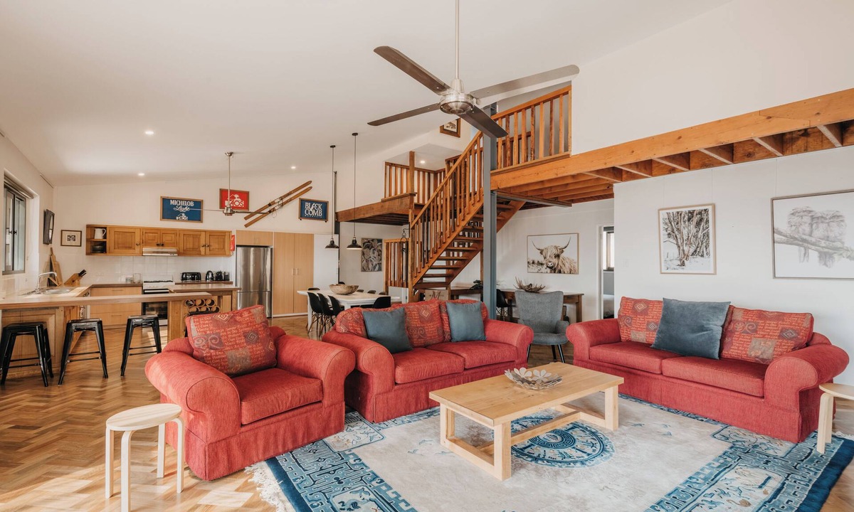 Jindabyne House | Frogmouth Hutte - A unique mountain destination. Alpine Way, Crackenback.
