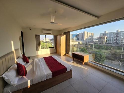 Vadodara Hotel | Gajraj Hotel
