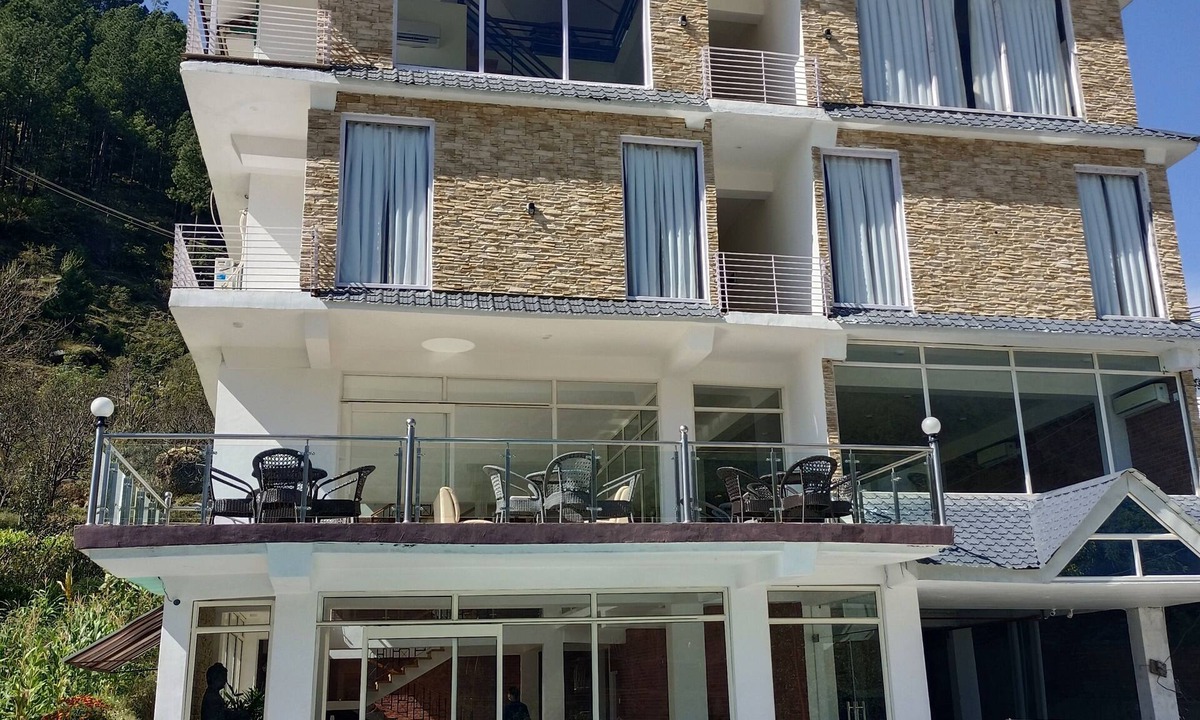 Bandrol Hotel | Gezellig Inn Oasis