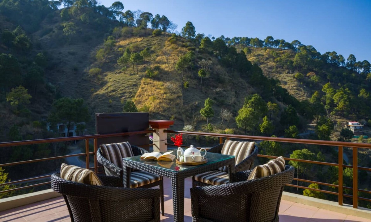 Kasauli Hotel | GhumoG Stay's