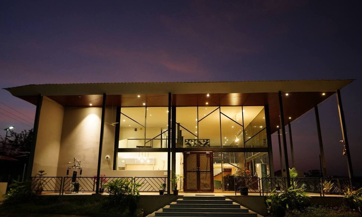 Kalwakurti House | Glass House Surrounded By Hills