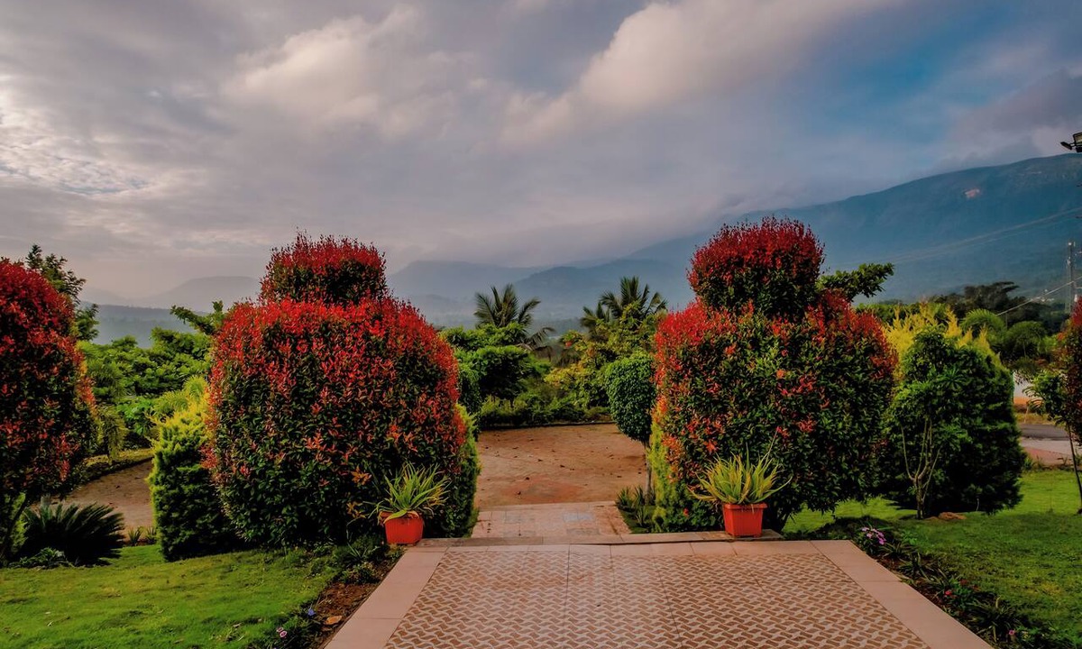 Tarikere Resort | Golden Hill Resort
