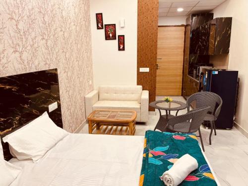 Greater Noida Apartment | Golden palace studio