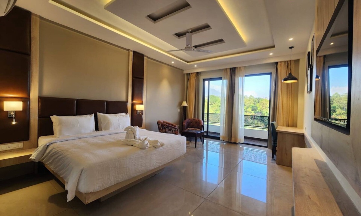 Sheehla Hotel | Goroomgo Portola Hotel By Parkside Dharamshala