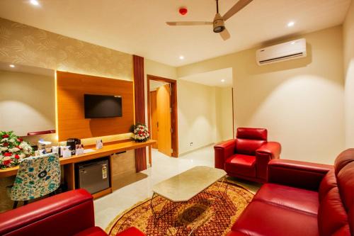 Pala Hotel | Grand Royal Residency