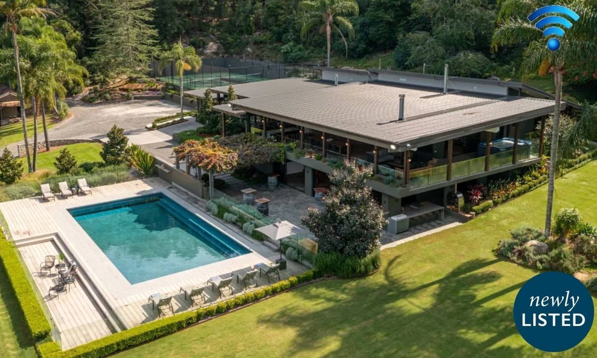 Longreach House | Grants Retreat - spacious riverside escape on the Shoalhaven River