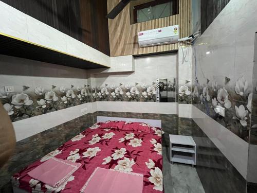 Amritsar Hotel | Guru Nanak Dev Ji Yatri Niwas Just 2 minutes walk to Golden Temple