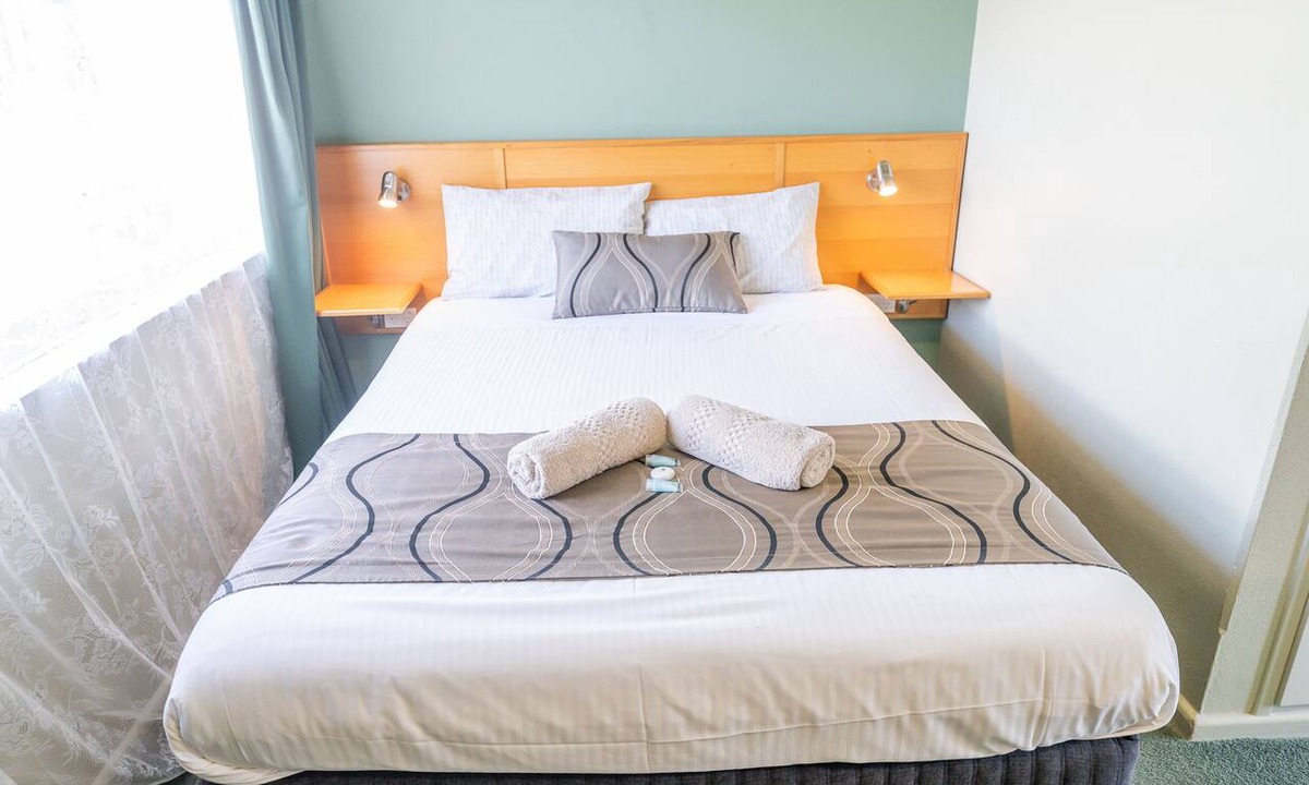 Eden Hotel | Halfway Motel, Eden