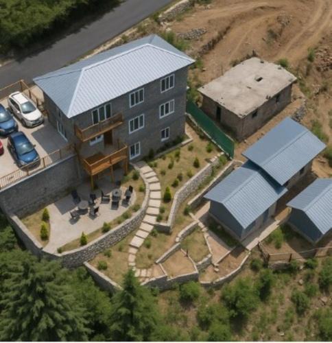 Dhanaulti Hotel | Hansdi Resort Dhanaulti - Stotrak Hotels