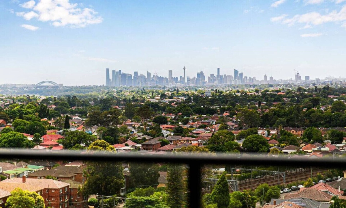 Burwood Apartment | harbour bridge view free parking 2 Bds in Burwood