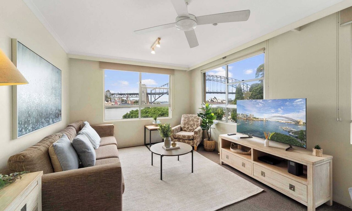 McMahons Point Apartment | Harbourside 10 Summar