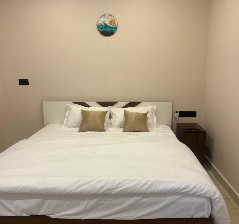 Vadanemelli Hotel | Heaven Crest - 127, Suites & Stays