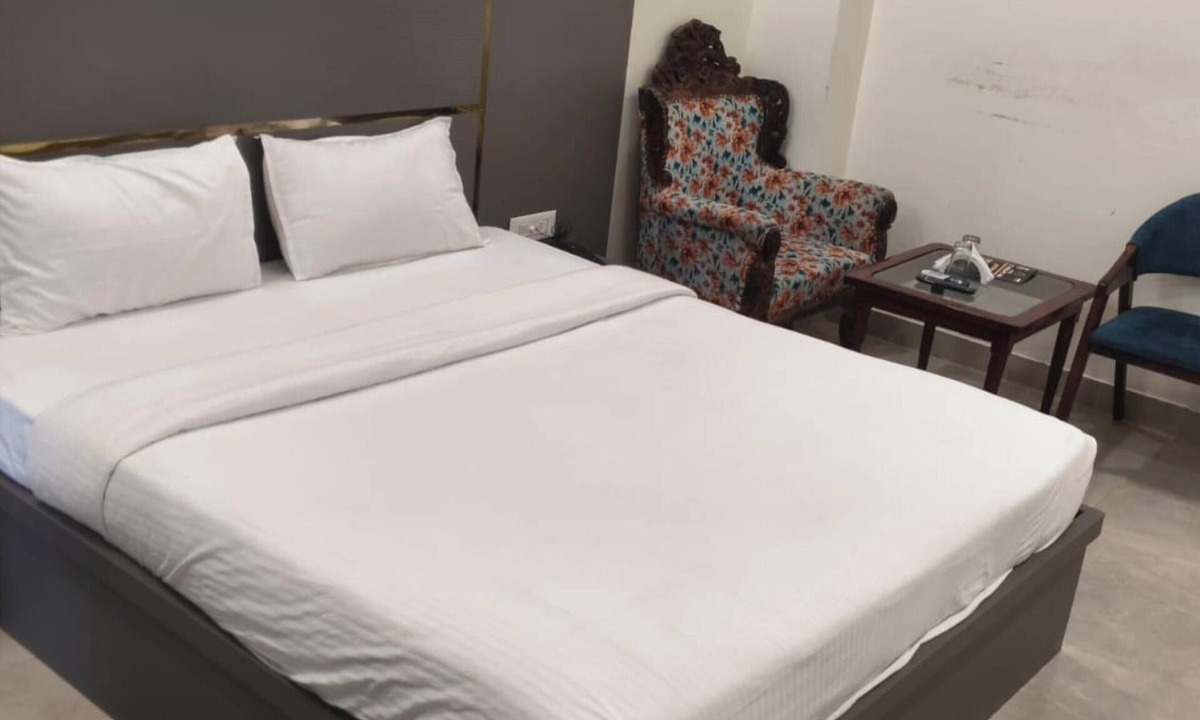 Bharatpur Hotel | Heights Inn CT