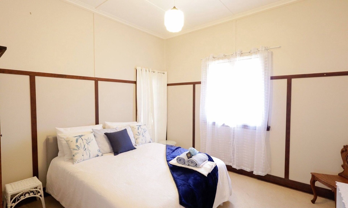 Tenterfield Apartment | Heritage Home with BBQ & Outdoor Fire Pit