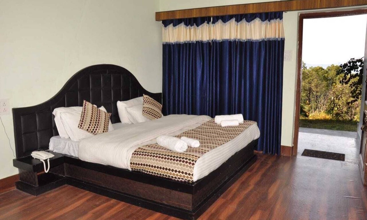 Kausani Hotel | Himalaya Mount View Resort