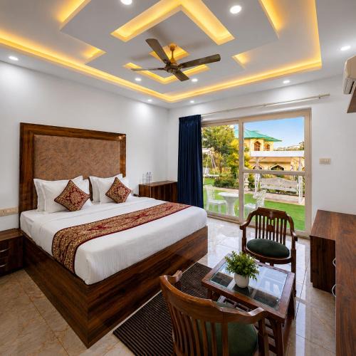 Kasauli Hotel | Himalayan View Retreat Kasauli Operated By Evening Sky Hotels