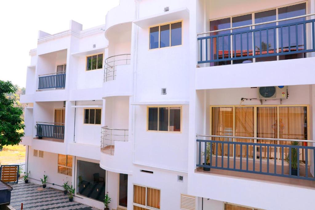 Alwaye Hotel | Hisham Residency